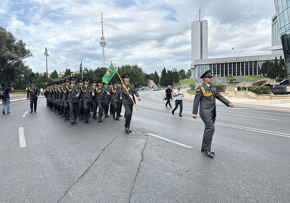 Silahlı Qüvvələr Günündə hərbi qulluqçuların yürüşləri təşkil olundu - FOTO