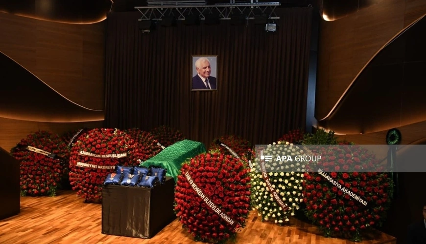 Xalq şairi Nəriman Həsənzadə son mənzilə yola salındı - YENİLƏNİB