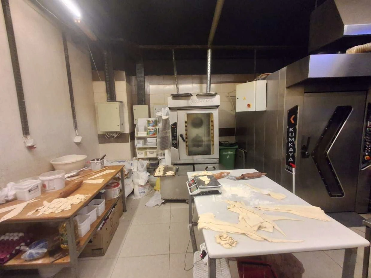 “Megastore”, “Volt” və “The Place”da istehlaka yararsız qida məhsulları aşkarlandı - FOTO