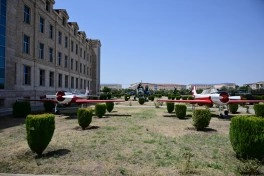 Prezident Naxçıvanda yeni komando hərbi hissələrinə Döyüş bayraqlarının verilməsi mərasimində iştirak edib - FOTO