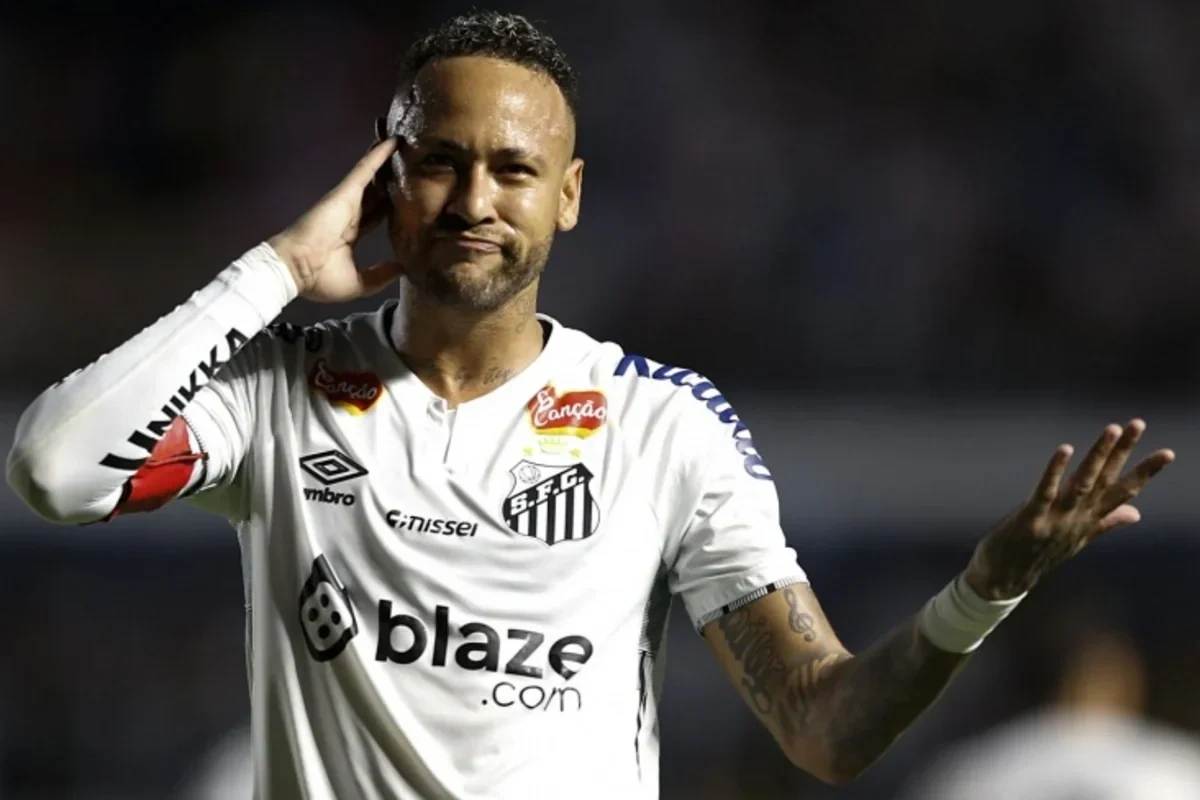 Neymar azarkeşlərlə sözlü mübahisə etdi