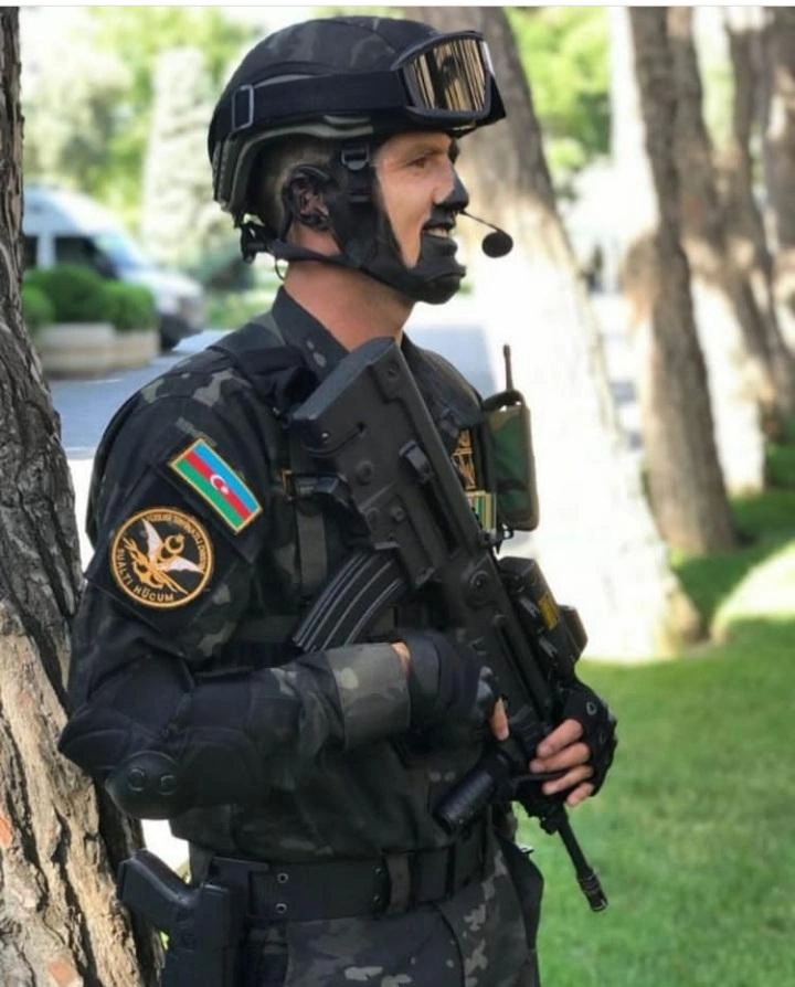 “Kamilin şəhid olduğu yerdə lalələr bitmişdi, indi bizi balaca Kamil yaşadır” - “Sarı komutan”-ın atası-  FOTO+ÖZƏL
