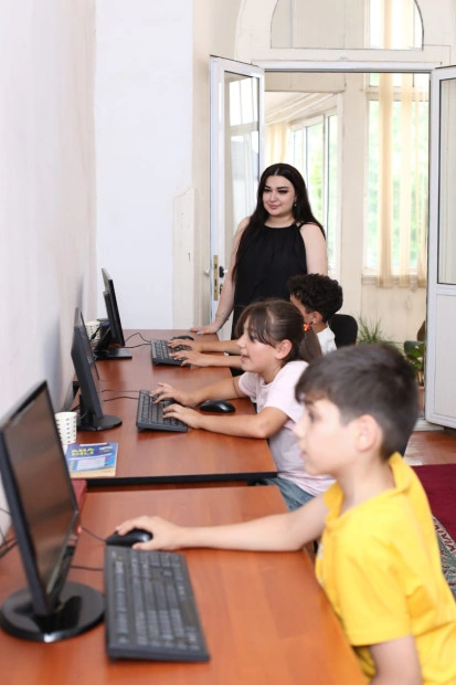 “Valideyn himayəsindən məhrum qalmış uşaqlarla iş” layihəsinin səkkizinci təlimi - FOTO