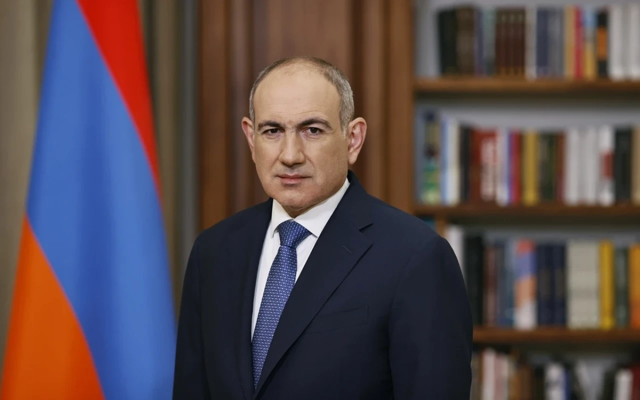 Paşinyan Rusiyaya getdi