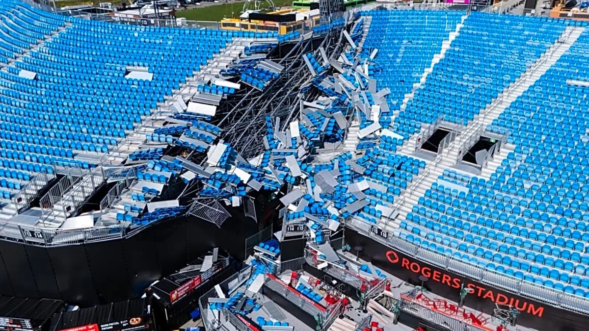 Torontoda qasırğa stadionu dağıtdı - VİDEO