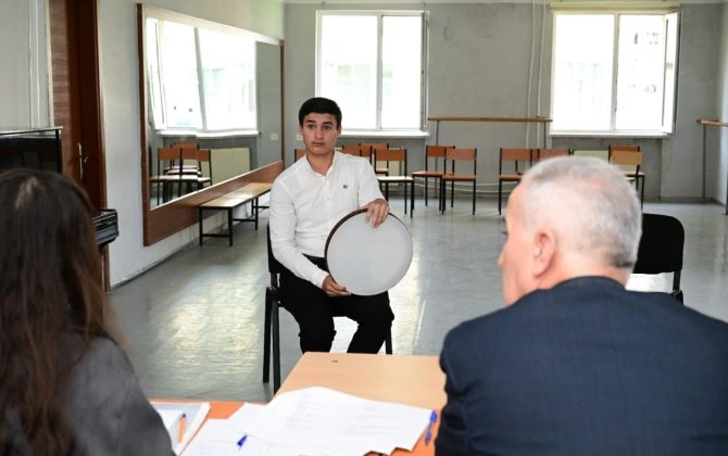 İncəsənət məktəb və mərkəzlərində buraxılış imtahanları keçirilir - FOTO