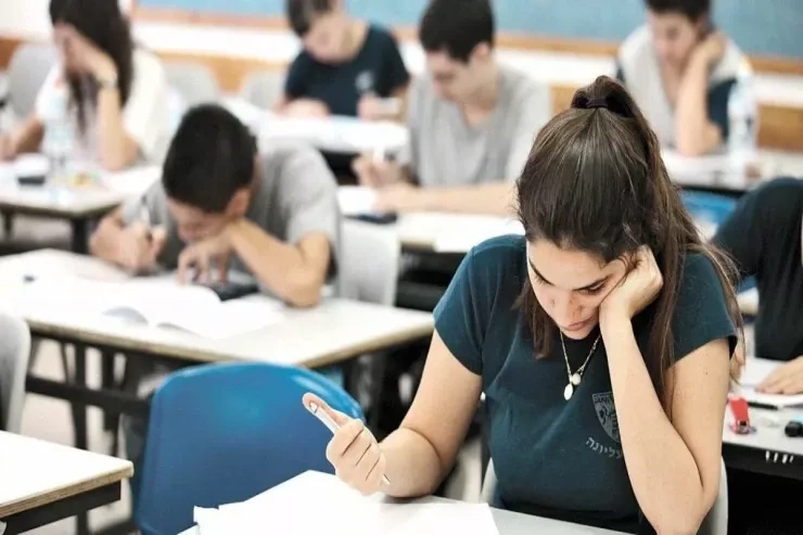 Bu gün 37 mindən çox şəxs imtahan verəcək