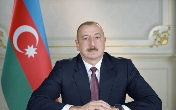Sinqapur Prezidenti İlham Əliyevi təbrik etdi