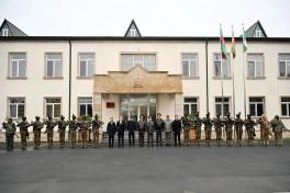 Azərbaycan müdafiə naziri və Özbəkistanın hərbi nümayəndə heyəti komando hərbi hissəsində olublar - FOTO - VİDEO