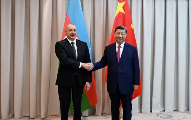 İlham Əliyev Çin sədrini təbrik etdi
