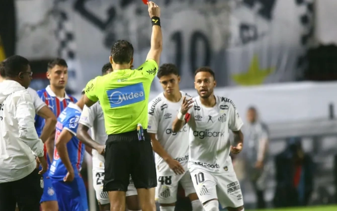 Neymar qırmızı vərəqə almasını irqçilik təzahürü adlandırıb