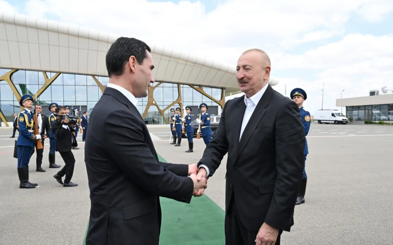 Sərdar Berdiməhəmmədovun Azərbaycana səfəri başa çatdı - FOTO