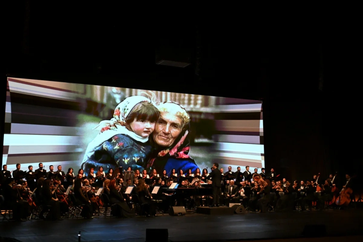 "44" bədii filminin premyerası baş tutub: Arzu Əliyeva və Alyona Əliyeva təqdimatda iştirak ediblər
