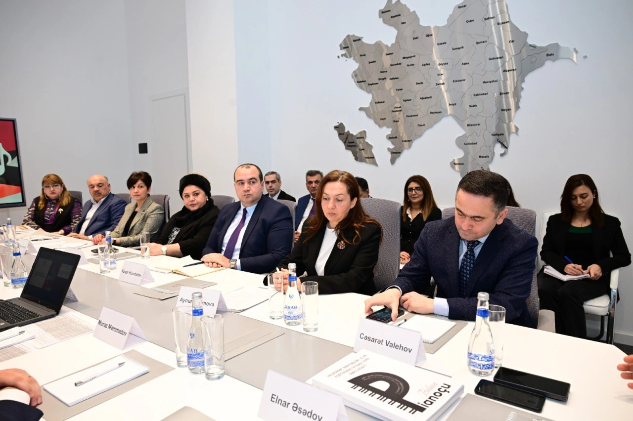 Nazir attestasiya məsələlərini müzakirə etdi - FOTOLAR