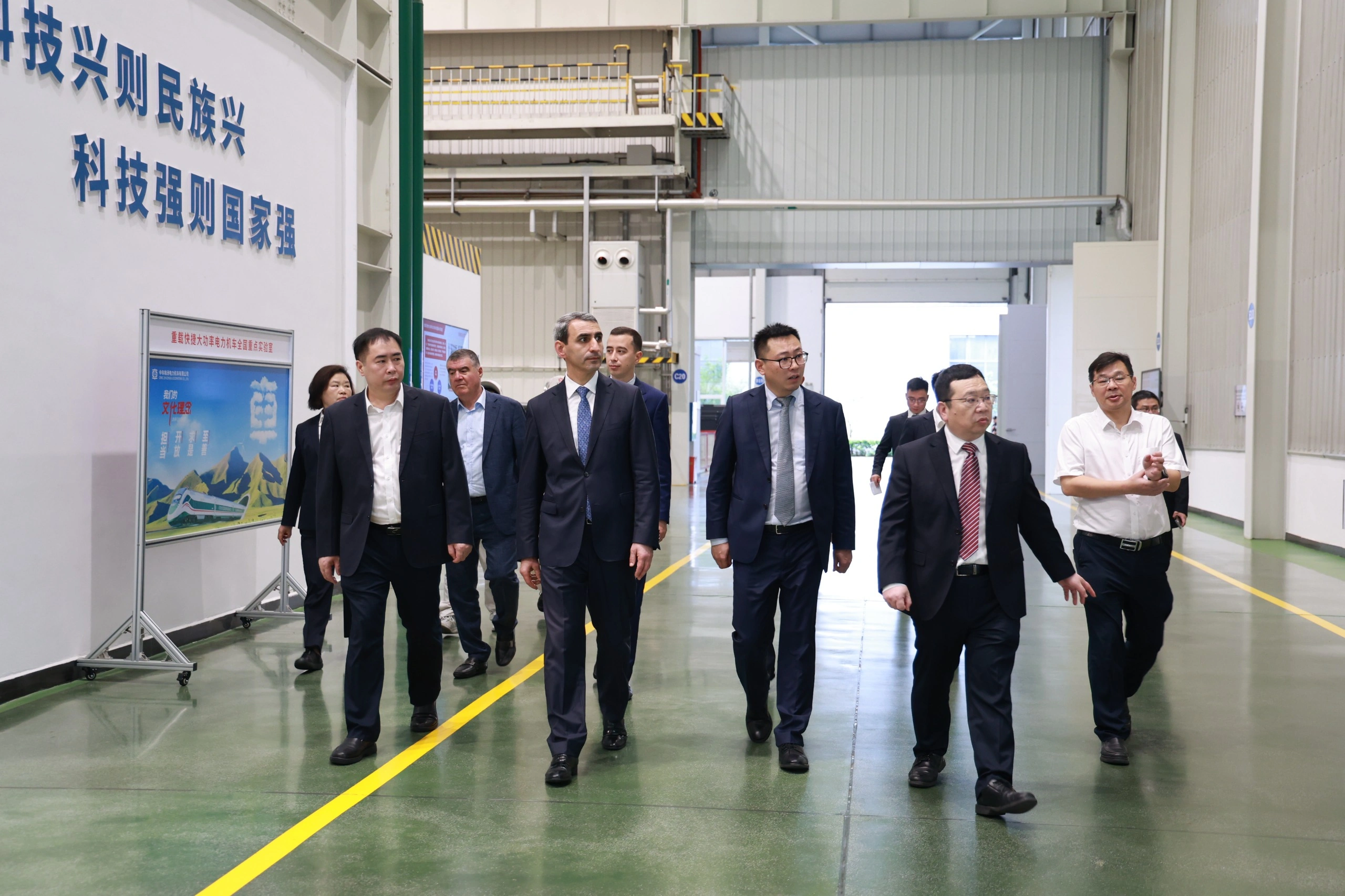 ADY Çindən yeni sərnişin qatarları və vaqonları almağı planlaşdırır - FOTO