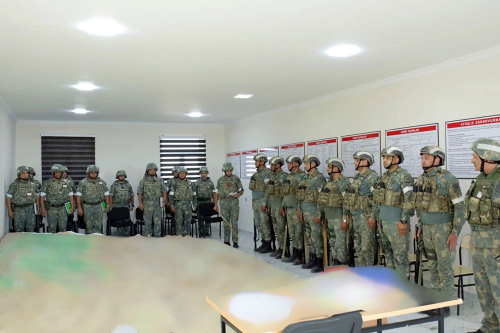 Quru Qoşunlarında əməliyyat təlimi keçirilir - FOTO/VİDEO