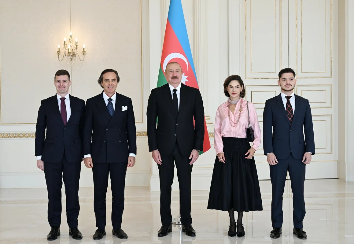 İlham Əliyev Braziliyanın ölkəmizə yeni təyin olunmuş səfirinin etimadnaməsini qəbul etdi - FOTO