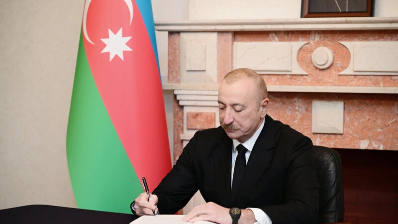 İlham Əliyev Gürcüstanın Azərbaycandakı səfirliyində olub, başsağlığı verib - FOTO