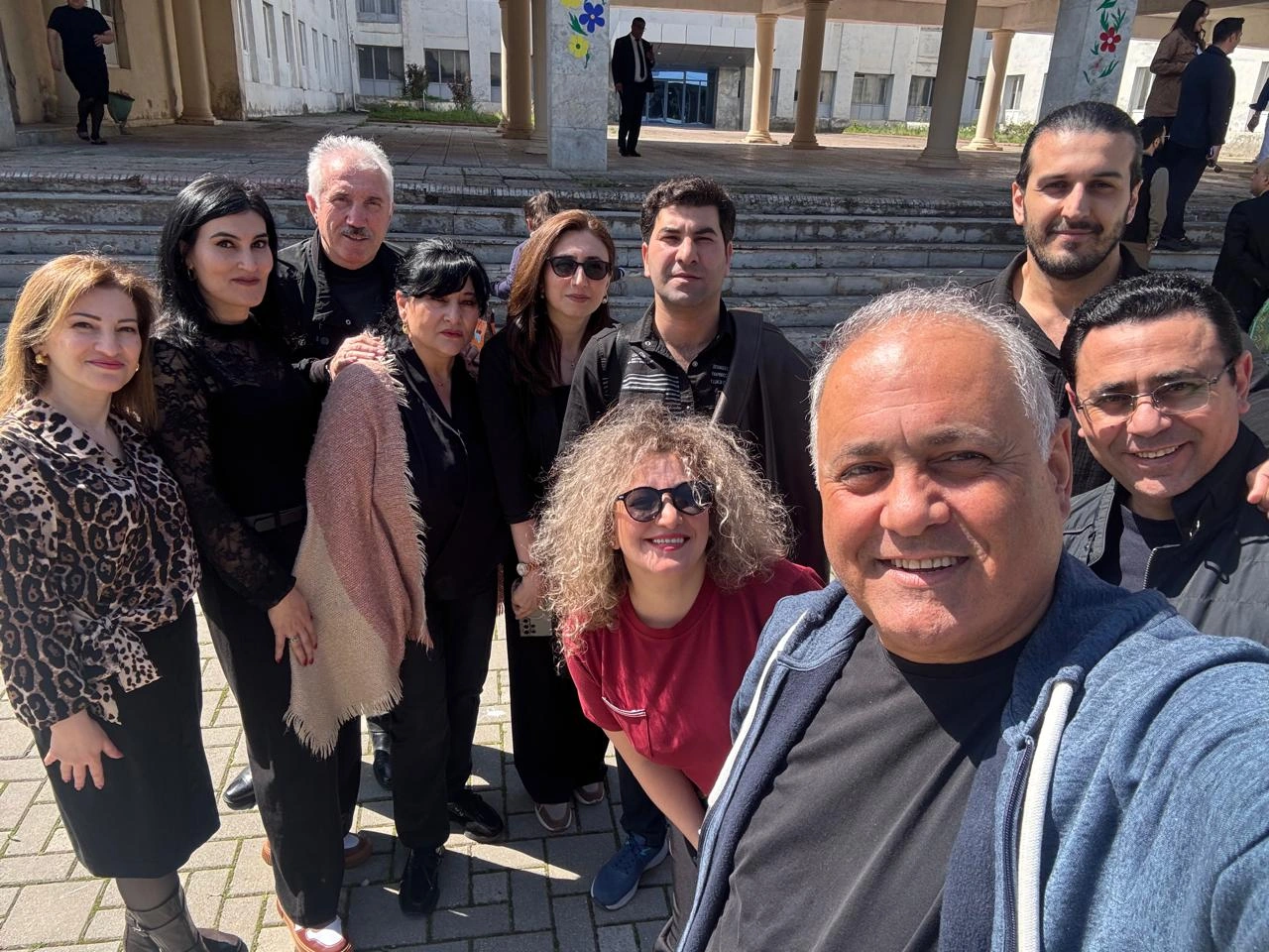 “Otaqlardan kəskin iy gəlir, oturmaq mümkün deyil, direktorun otağı ümumiyyətlə yoxdur” - FOTO+ÖZƏL