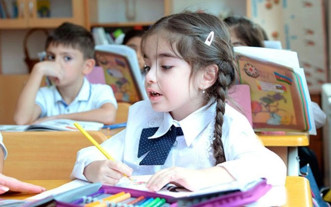 Bu gün qış tətilindən öncə son dərs günüdür
