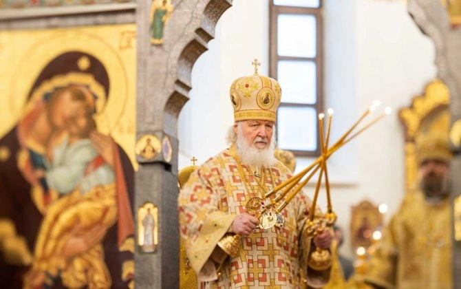"Yarım əsr günah içində: Moskva patriarxı Kirill uzun illərdir qadınla nikahsız yaşayır" - "The New York Times"