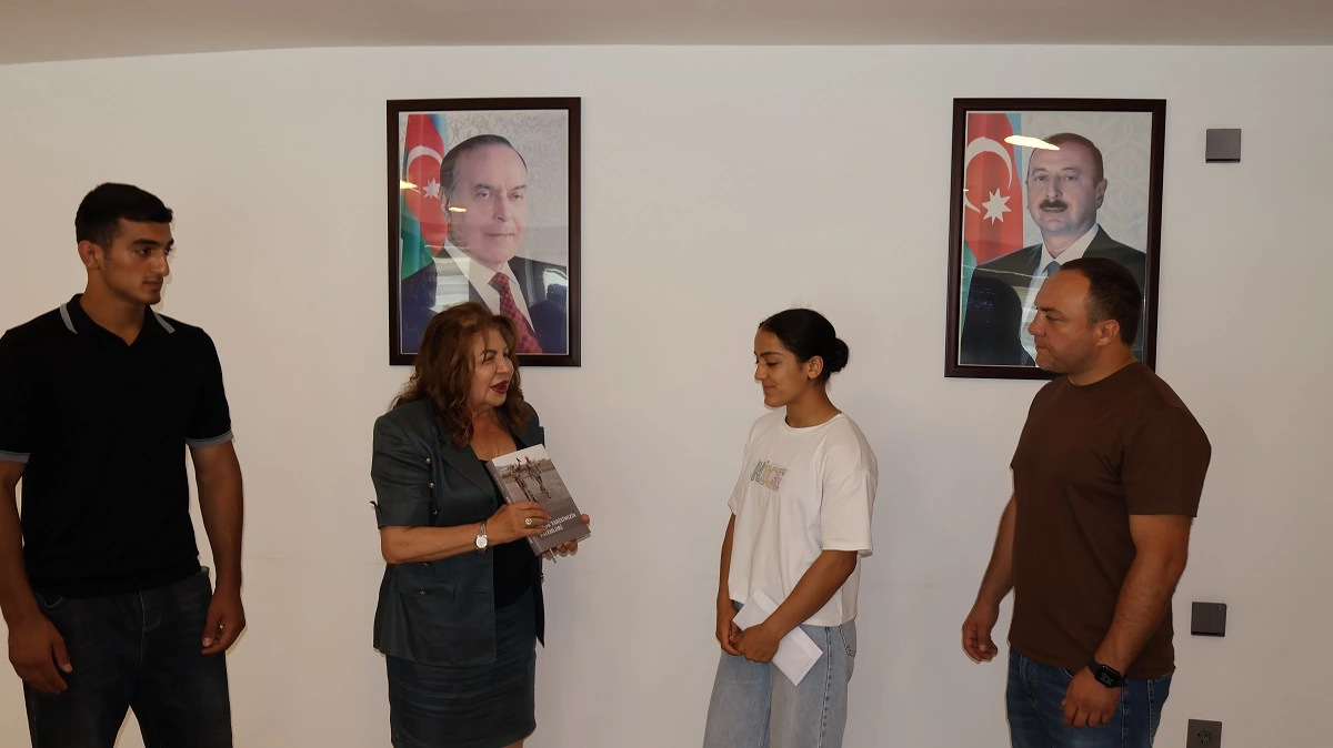 “Modern İnkişaf və Ailə” İctimai Birliyinin sədri Zərifə Quliyevə Tailandda  yola düşən idmançılarla görüşüb