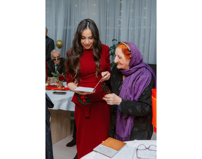 Ahıl şəxslər üçün sosial xidmət müəssisəsində Yeni il süfrəsi açılıb - FOTO