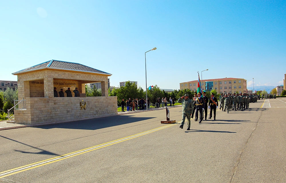 “Müddətdən artıq həqiqi hərbi xidmət hərbi qulluqçularının hazırlığı kursu”nun növbəti buraxılış mərasimi keçirilib - FOTO/VİDEO