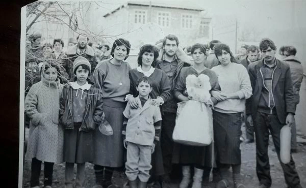 “Vağzalı” çalınanda ağlayıram, sonuncu dəfə bizim toyda rəqs ediblər, indi ayaqları kəsilib” - FOTO+ÖZƏL