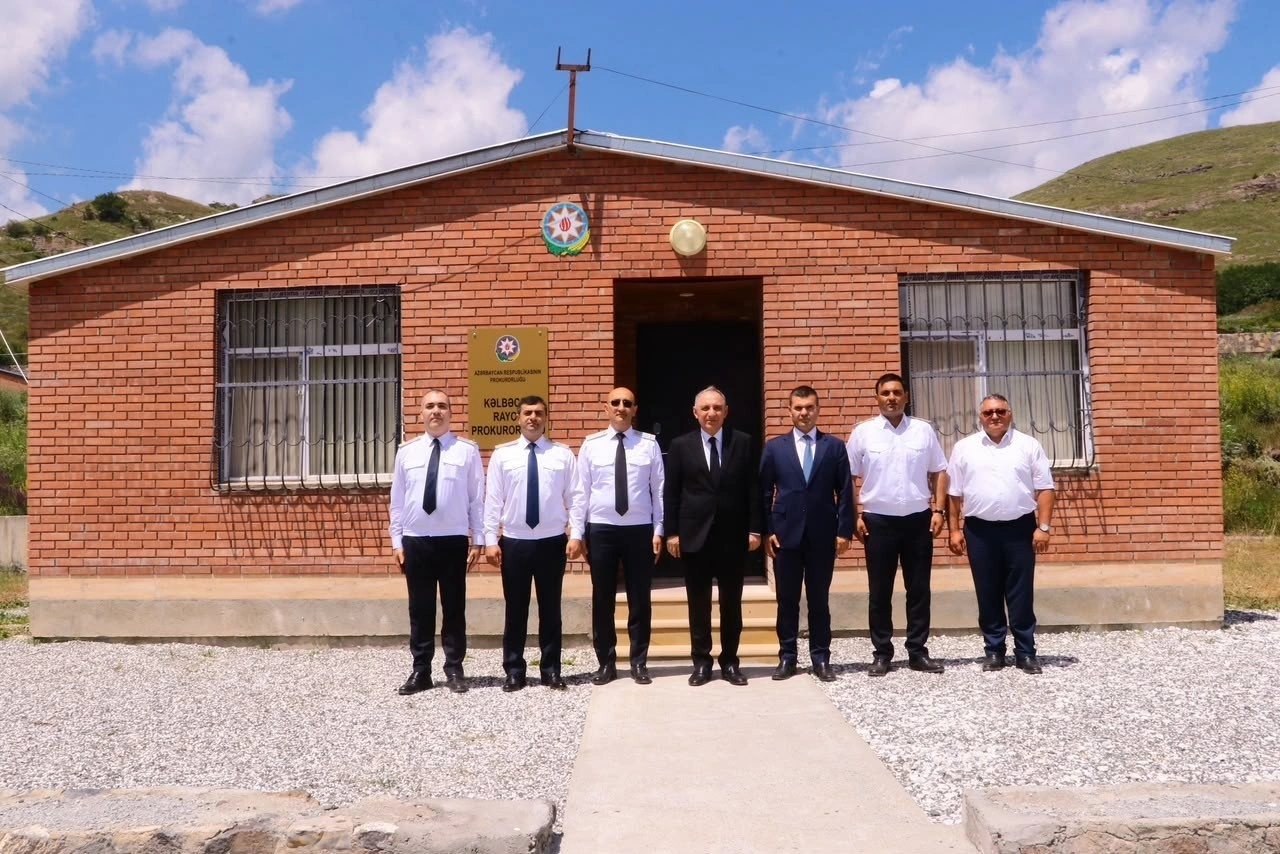 Baş prokuror Kəlbəcərdə vətəndaşları qəbul etdi - FOTO