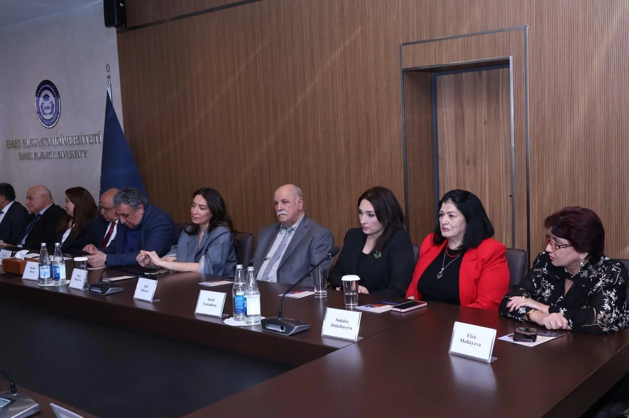 BSU-da Ənvər Abbasovun 75 illiyinə həsr olunan konfrans keçirilib - FOTO