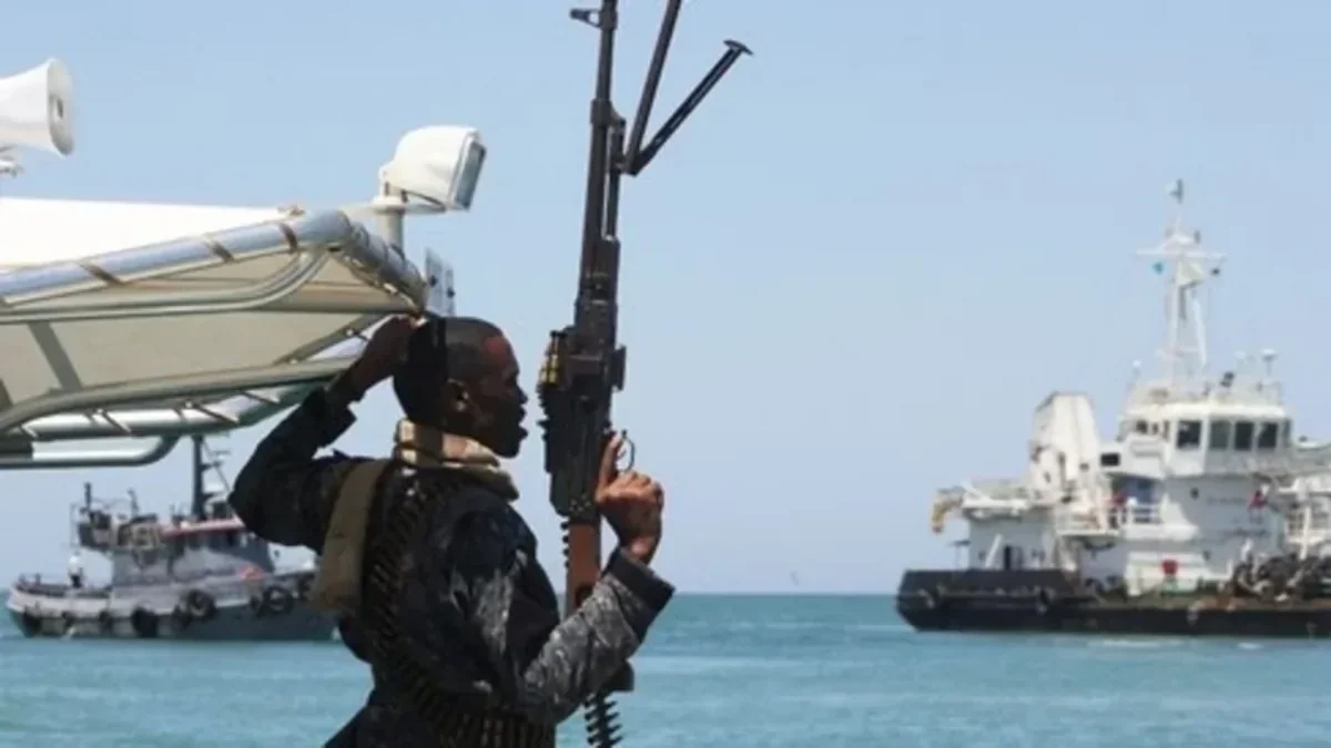 Somali sahillərində yük gəmisi silahlı şəxslər tərəfindən ələ keçirildi