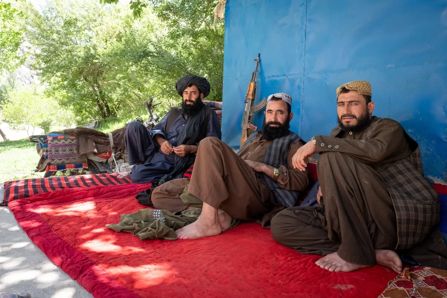 "Smartfonlar islamın düşmənidir": Taliban yeni qadağalar tətbiq edir" - "Əl-Ərəbiyyə" telekanalı