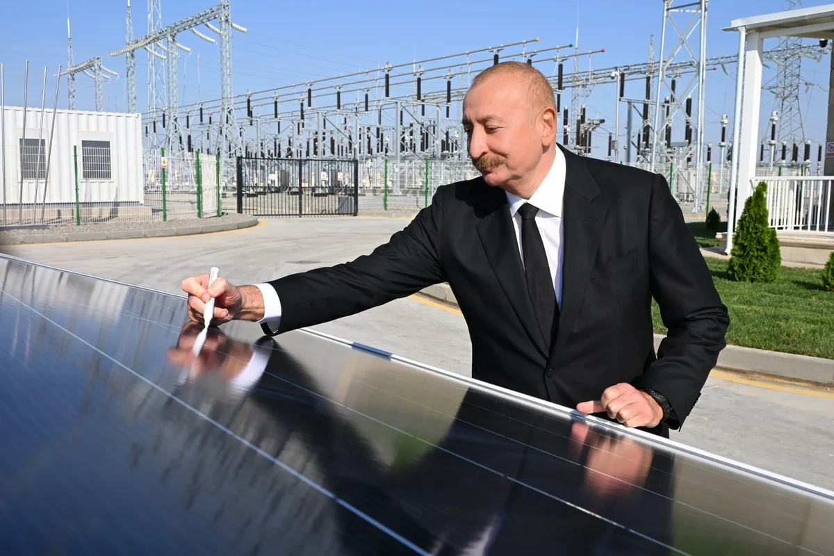 İlham Əliyev "Qobustan" Günəş Elektrik Stansiyasının açılışında iştirak etdi - FOTOLAR