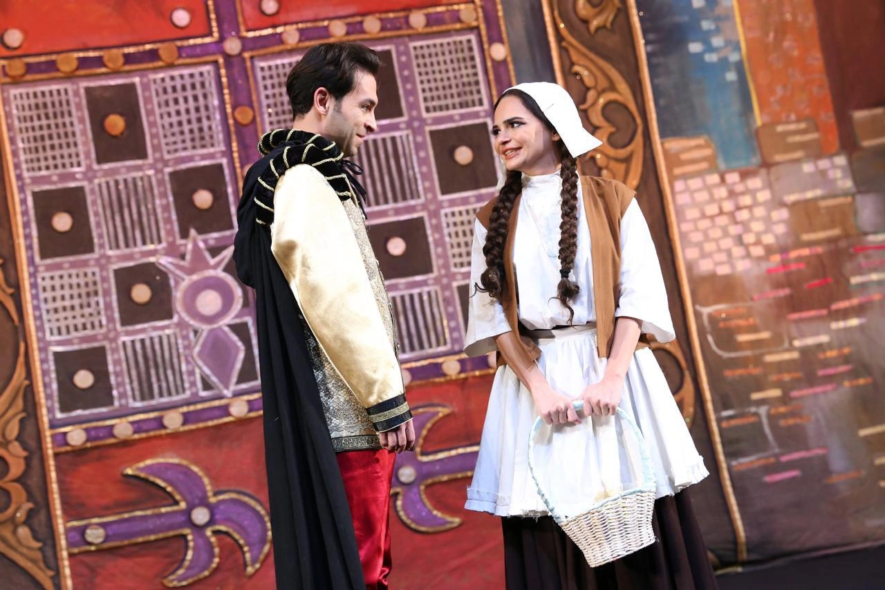 Gənc Tamaşaçılar Teatrında “Büllur başmaq” tamaşasının premyerası baş tutub - FOTO