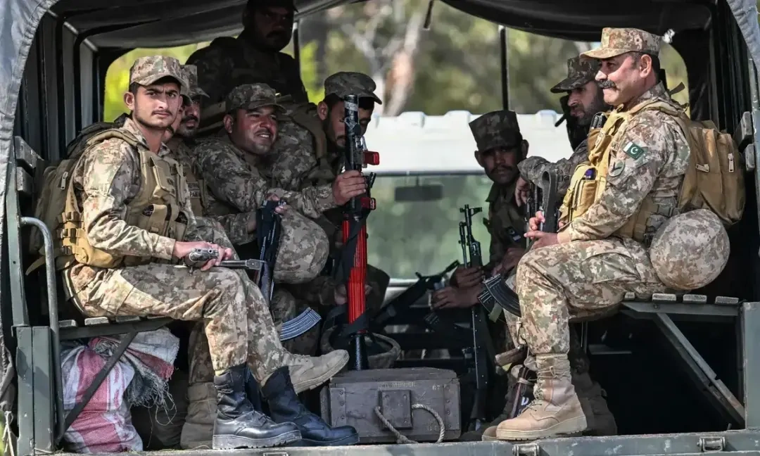 Pakistan ordusu Əfqanıstanla sərhəddə 20-dən çox terrorçunu məhv edib