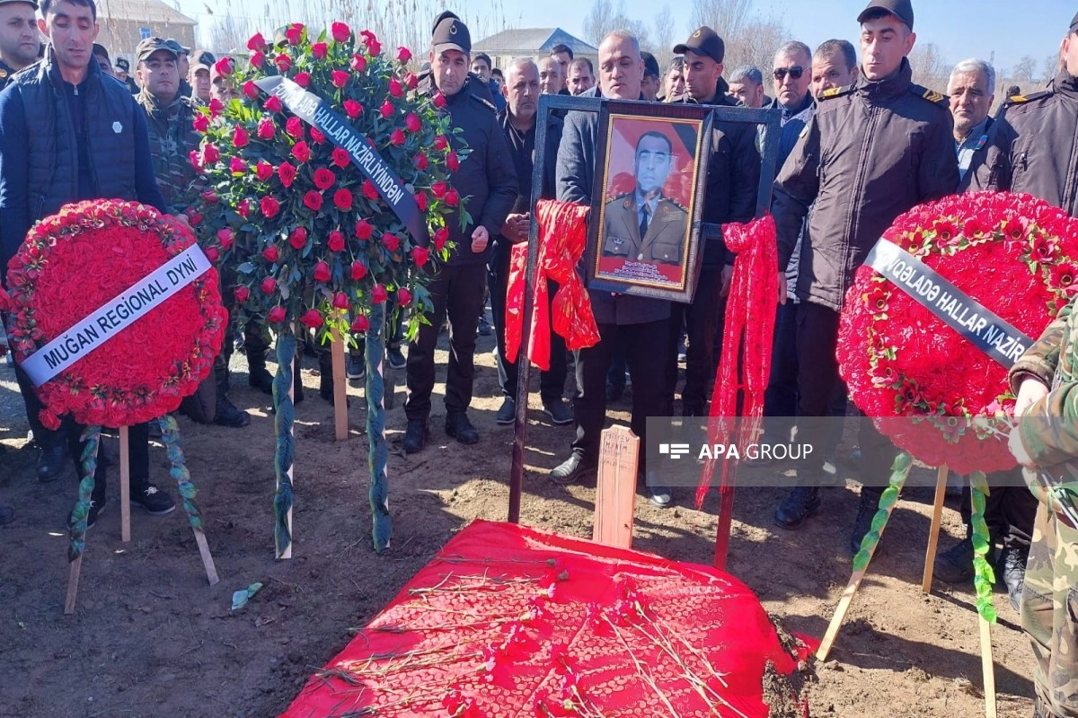 Xidməti vəzifəsini yerinə yetirərkən həlak olan FHN əməkdaşı dəfn olunub - FOTO