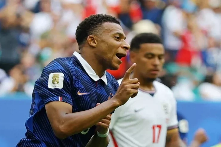 Mbappe Messini geridə qoydu: DÇ-da 22-ci qol