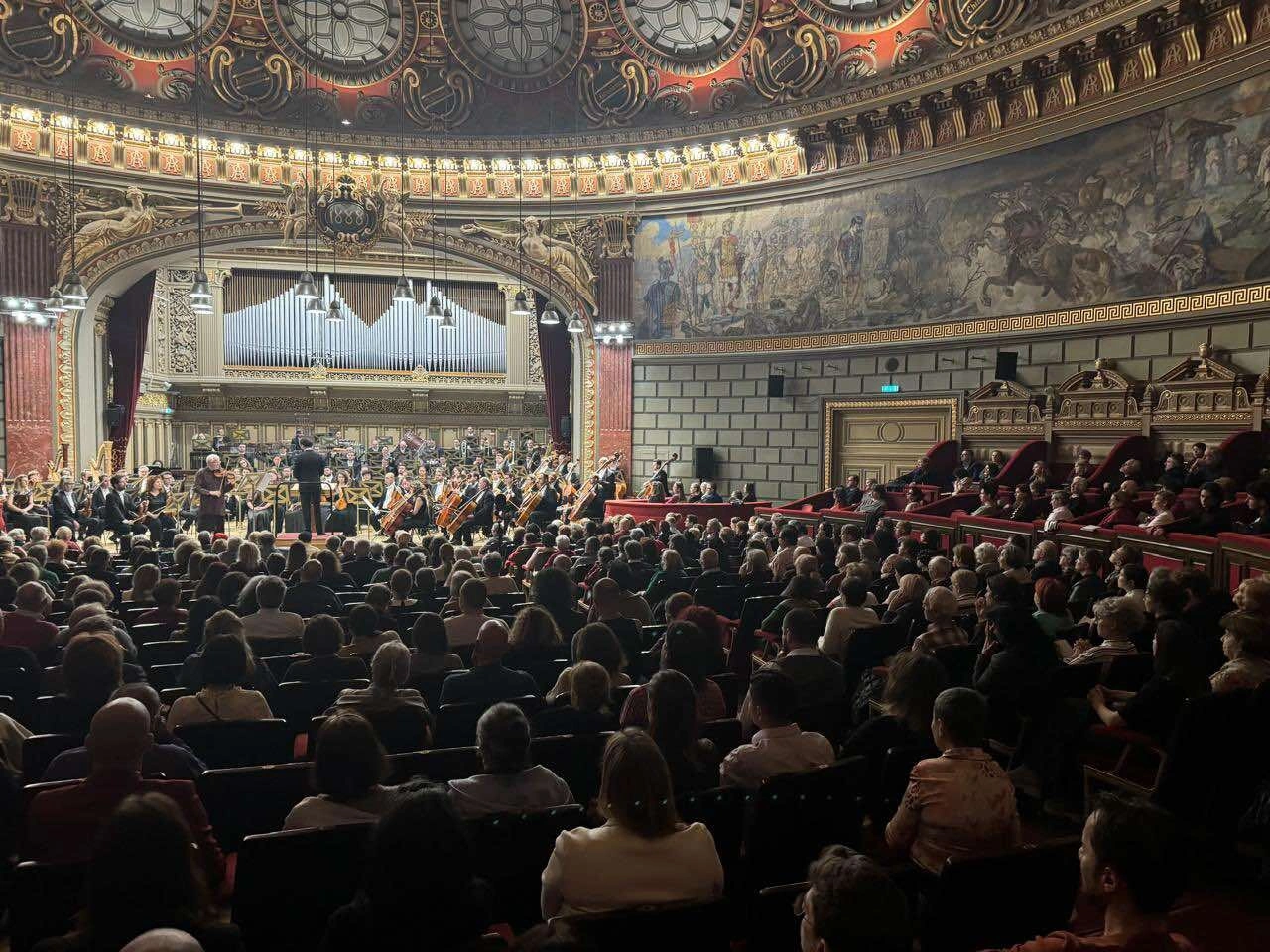 Buxarestdə dirijor Fuad İbrahimovun rəhbərliyi ilə konsert keçirilib - FOTOLAR