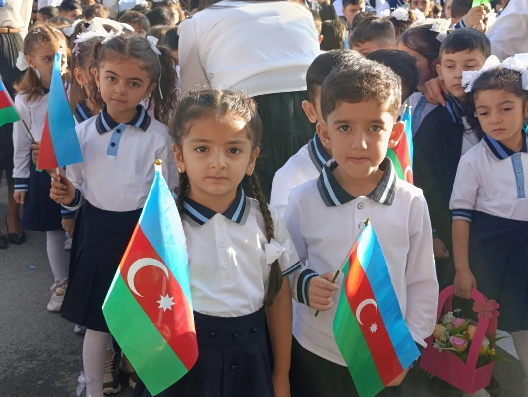 Xankəndi, Xocalı və Ağdərədə 179 şagird birinci sinfə getdi - FOTO