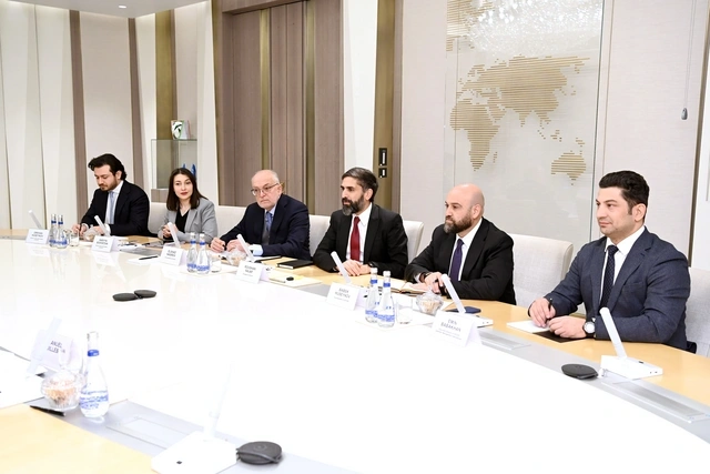 SOCAR "TotalEnergies" ilə "Abşeron" yatağının işlənməsini müzakirə edib - FOTO