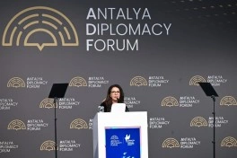 Mehriban Əliyeva Antalya Diplomatiya Forumu çərçivəsində paneldə iştirak edib - FOTO