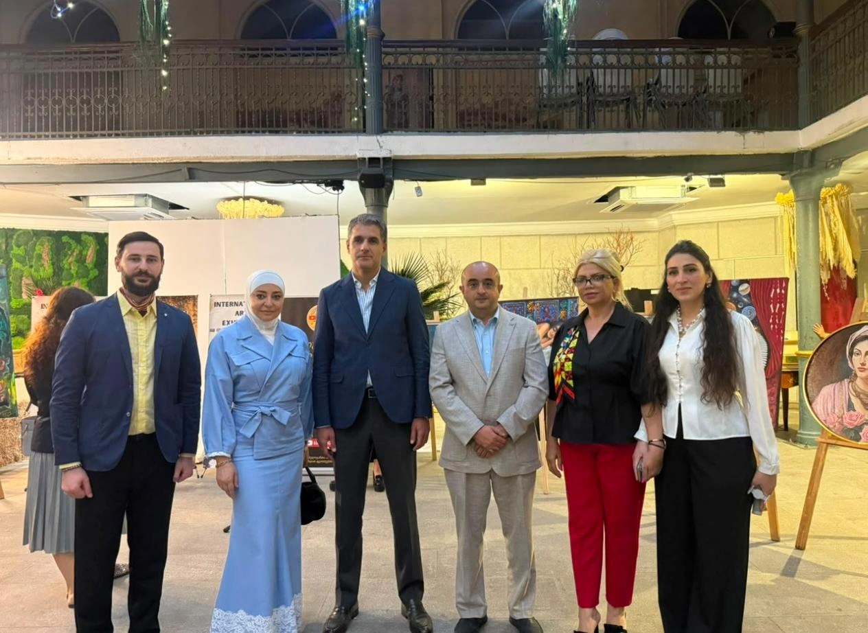 Azərbaycan, Gürcüstan və İran rəssamlarının qatıldığı beynəlxalq sərgidə ölkəmizi Mehriban Alışova təmsil edib-FOTOLAR