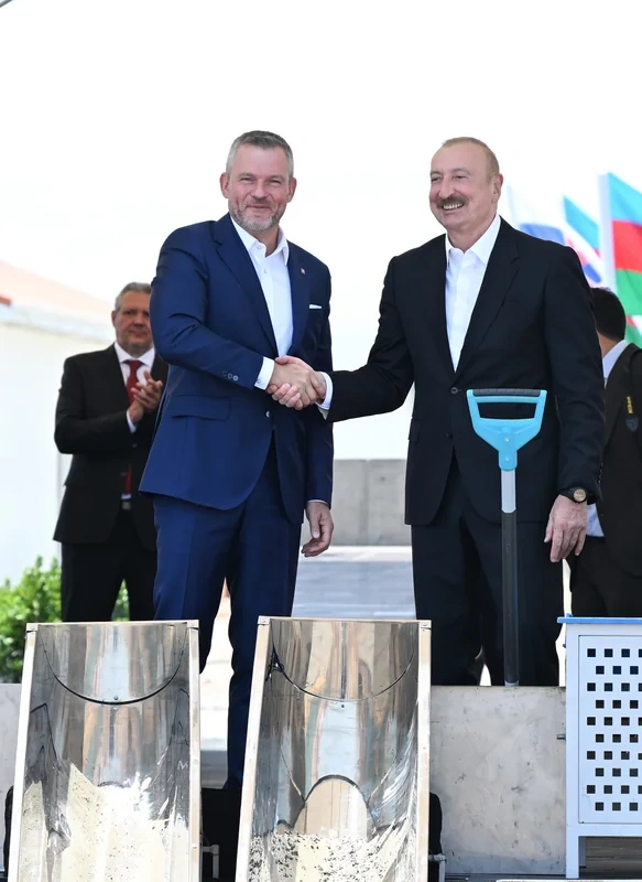 Slovakiyadan Azərbaycana məktəb hədiyyəsi: Prezidentlər təməlqoyma mərasiminə qatıldılar - FOTO