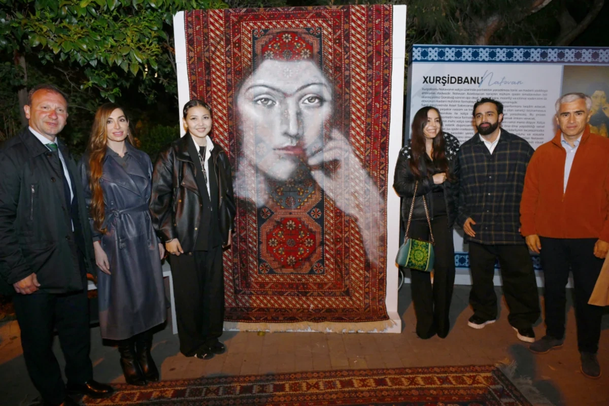 Leyla Əliyeva və Arzu Əliyeva Beynəlxalq Xalça Festivalını ziyarət ediblər - FOTO