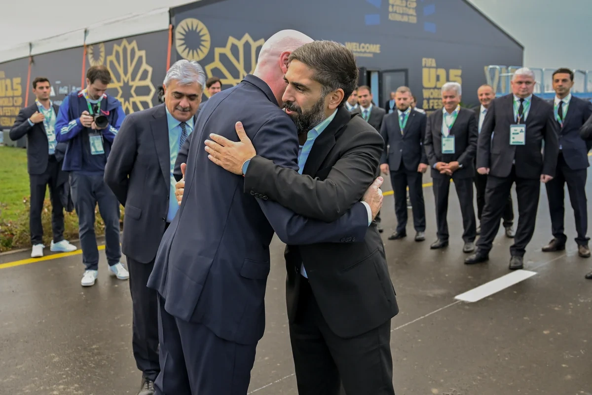 İnfantino və AFFA rəhbərliyi Hövsan Yarış Kompleksini ziyarət ediblər - FOTO