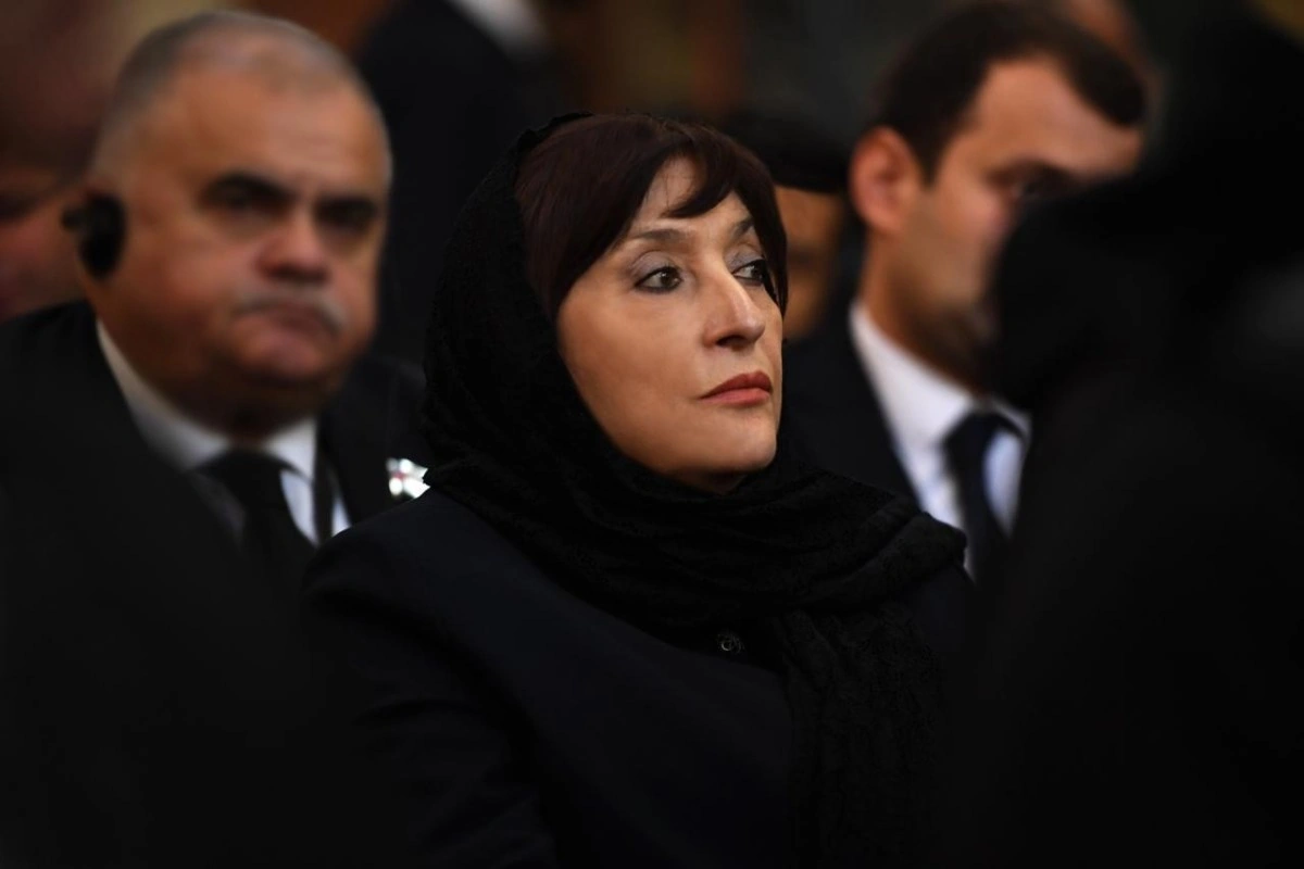 Sahibə Qafarova II İlyanın dəfn mərasimində iştirak edib - FOTO