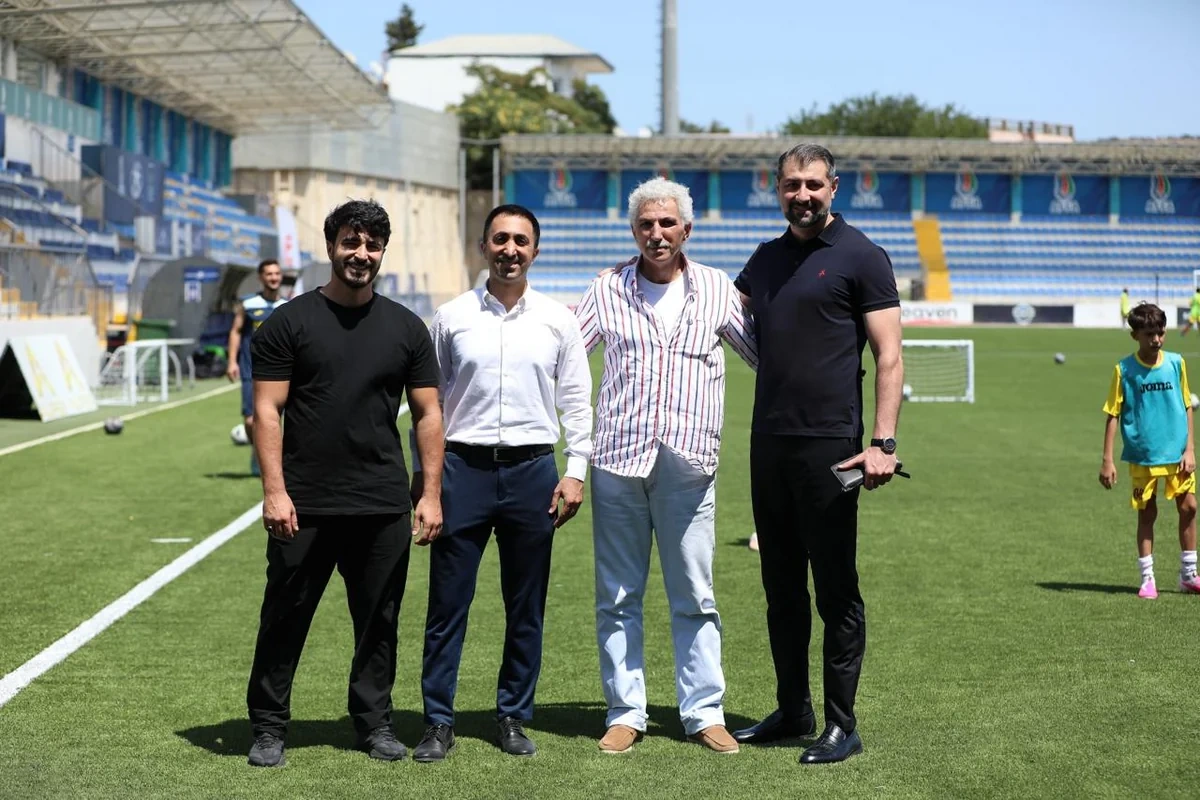 İspaniyanın "Vilyarreal" klubu Bakıda futbol düşərgəsi təşkil edir - FOTO