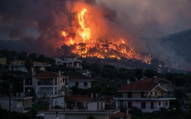 Yunanıstanda meşə yanğınları ilə bağlı yüksək təhlükə elan olunub