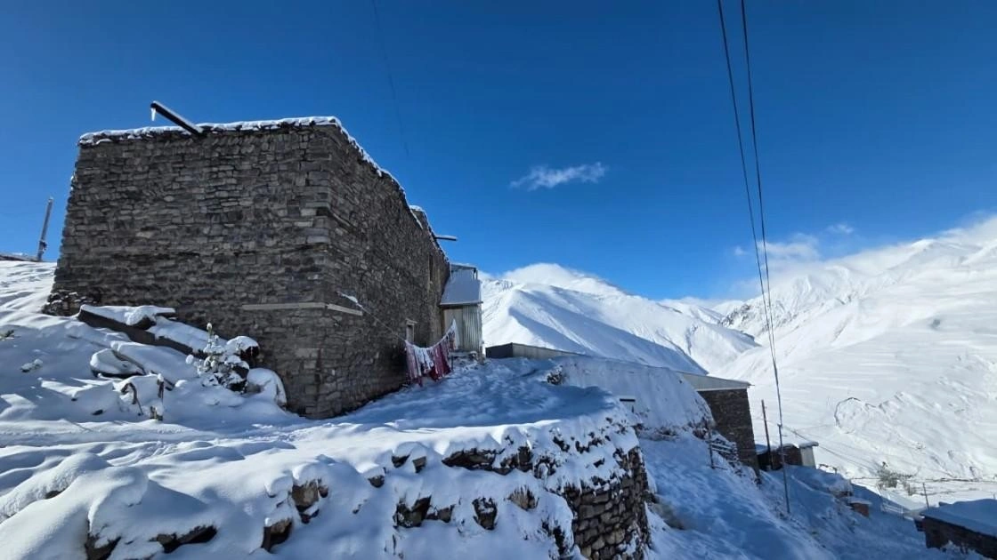 Xınalığa 20 sm qar yağıb - FOTOLAR